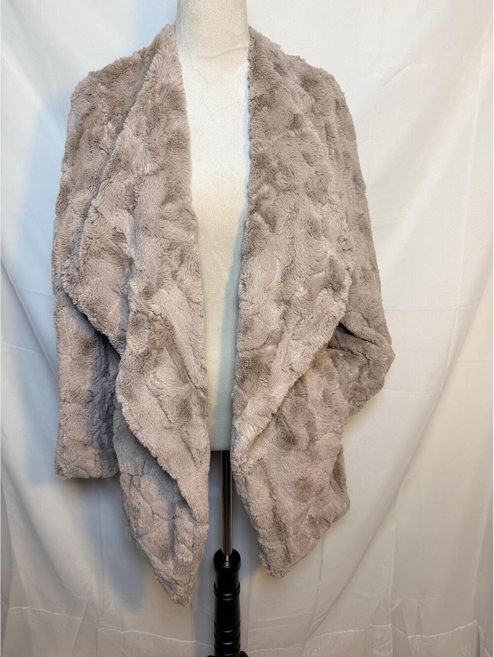 BB Dakota Faux Fur Plush Coat Small